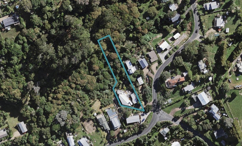 63 Ocean Road, Surfdale, Waiheke Island - Carousel 1