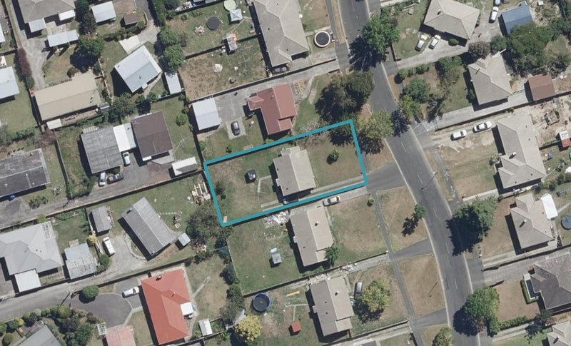 49 Sare Crescent, Fairfield, Hamilton - Carousel 1
