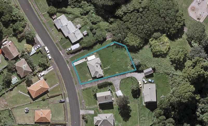 79 Glenpark Avenue, Frankleigh Park, New Plymouth - Carousel 1
