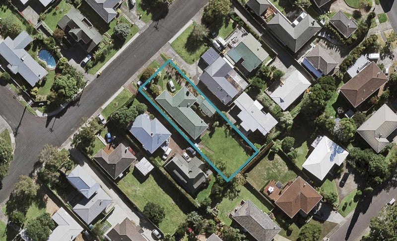 10 Holland Road, Hillcrest, Auckland - Carousel 1