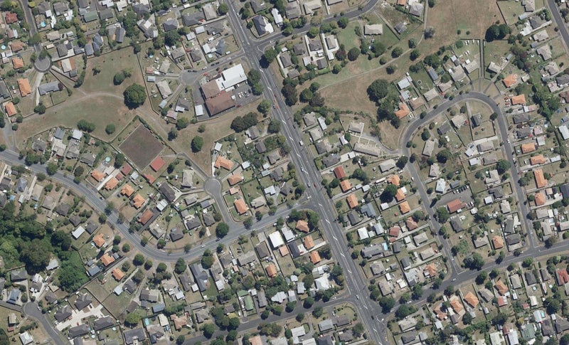 1079 Heaphy Terrace, Fairfield, Hamilton - Carousel 1