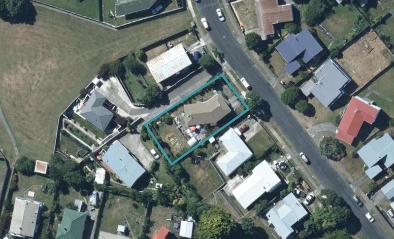 33 Beaumaris Crescent, Ascot Park, Porirua - Carousel 1
