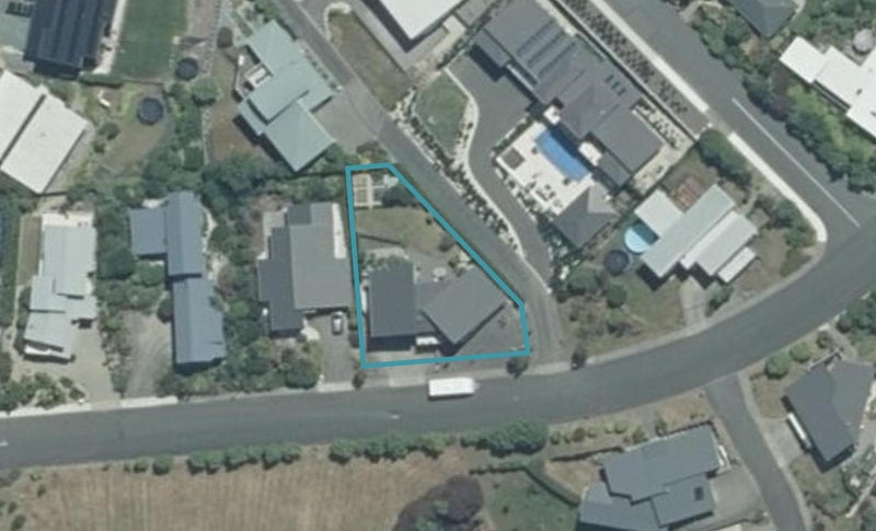 8 Windsor Drive, Britannia Heights, Nelson - Carousel 1