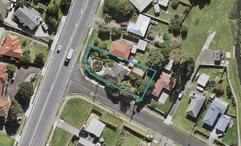 14 Mckenzie Road, Mangere Bridge, Auckland - Carousel 1