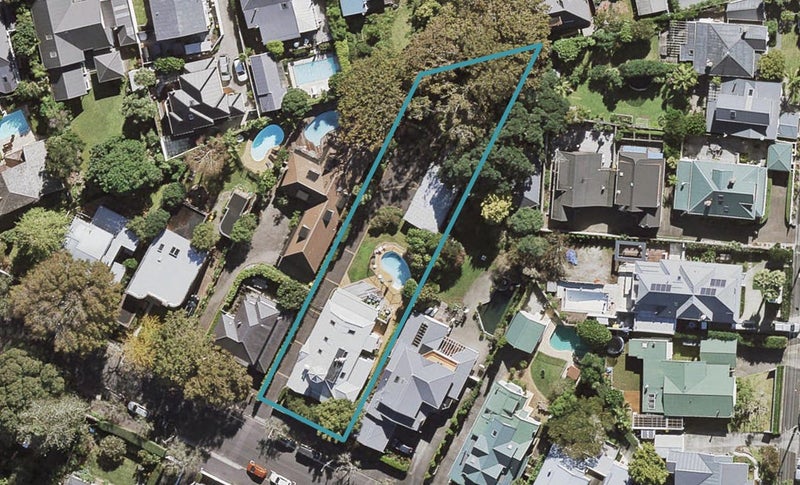 11 Clarence Road, Northcote Point, Auckland - Carousel 1