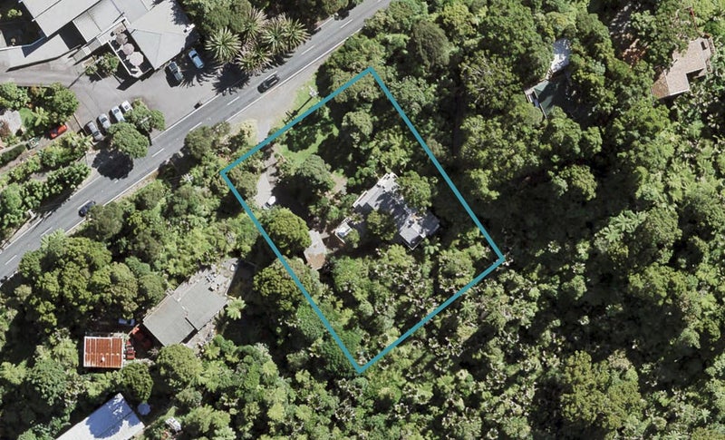 258 Scenic Drive, Titirangi, Auckland - Carousel 1