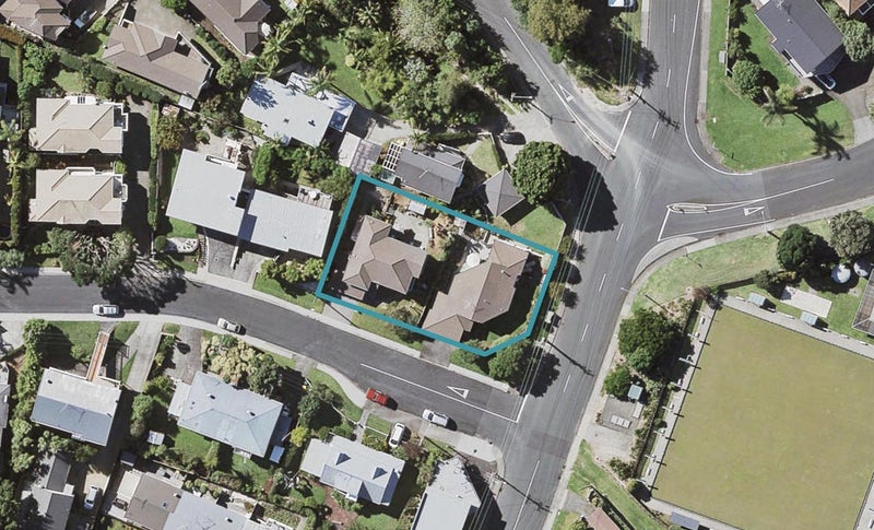 2/32 Bevyn Street, Castor Bay, Auckland - Carousel 1