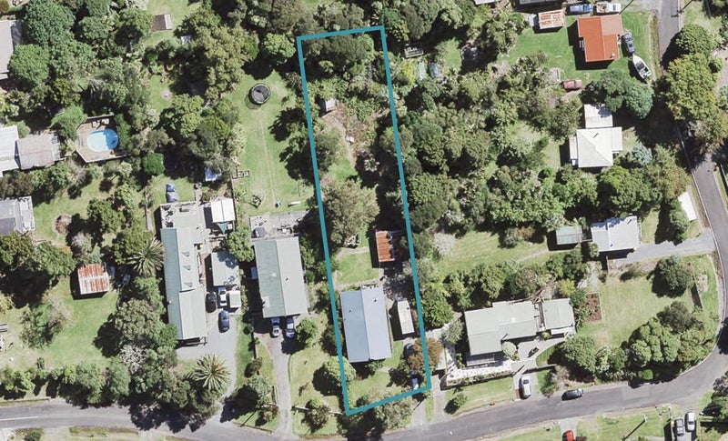 42 Tane Road, Laingholm, Auckland - Carousel 1