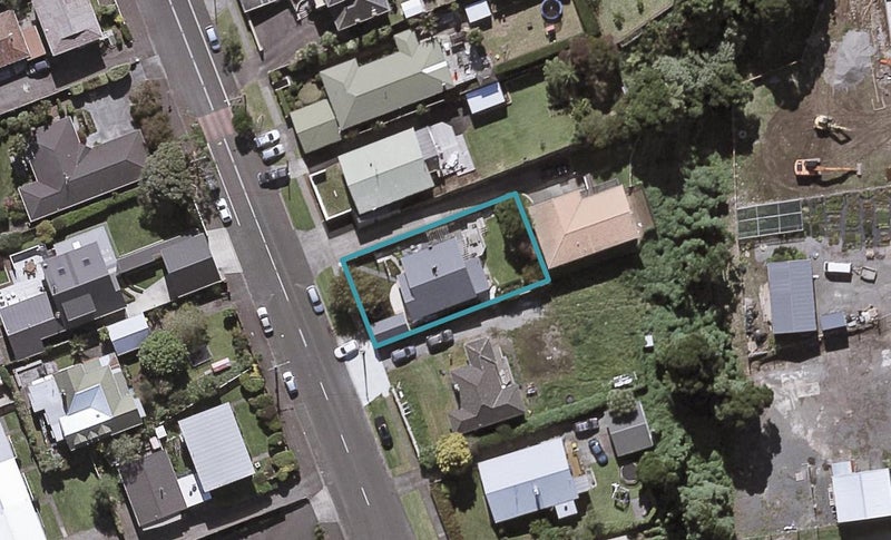55 Paynters Avenue, Strandon, New Plymouth - Carousel 1