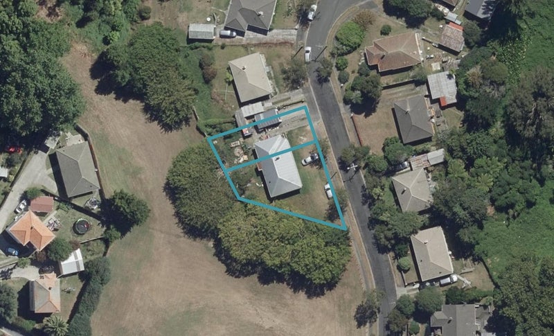 1/13 Stokes Crescent, Maeroa, Hamilton - Carousel 1
