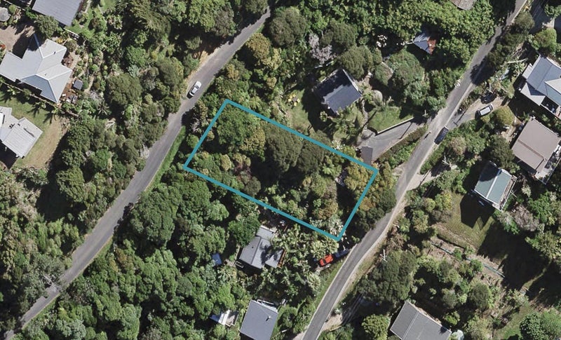 8 Lannan Road, Surfdale, Waiheke Island - Carousel 1