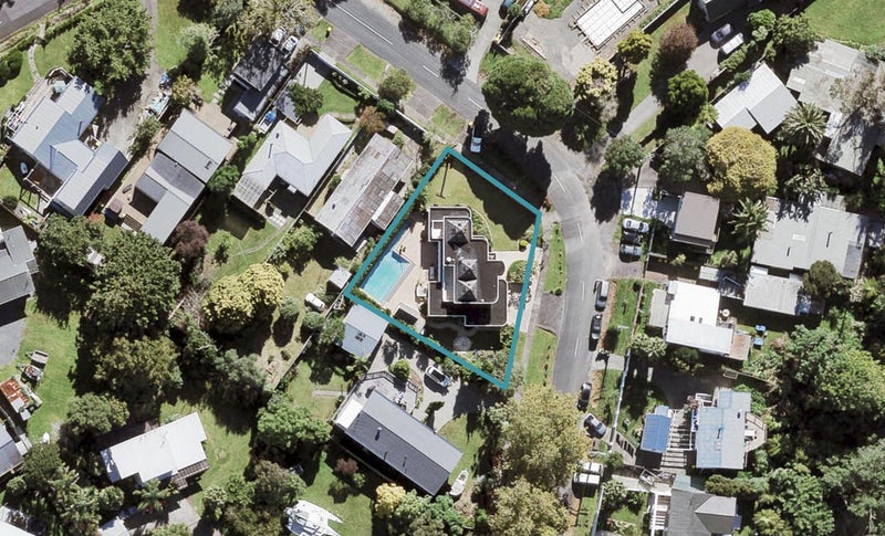 92 Ferry Parade, Herald Island, Auckland - Carousel 1