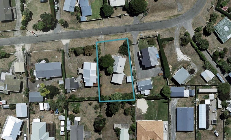 12 Gillies Crescent, Waimarama, Havelock North - Carousel 1