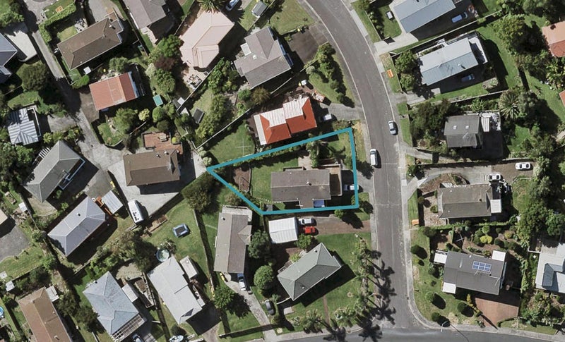 4 Cassandra Grove, Totara Vale, Auckland - Carousel 1
