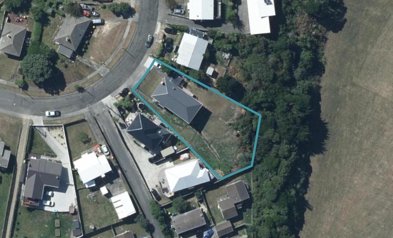71 Waiuta Street, Titahi Bay, Porirua - Carousel 1
