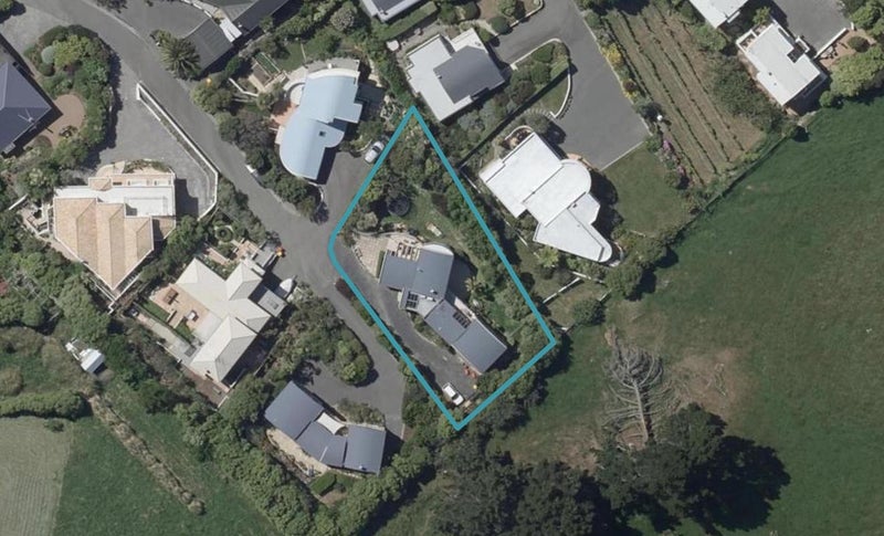4 Gardenhill Lane, Redcliffs, Christchurch - Carousel 1
