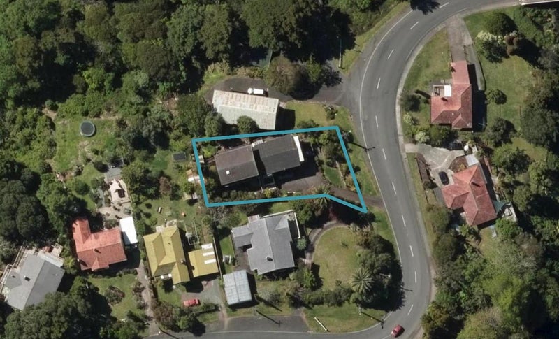 11 Whareora Road, Kensington, Whangārei - Carousel 1