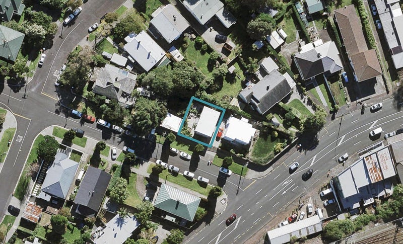 3 Rocky Nook Avenue, Morningside, Auckland - Carousel 1