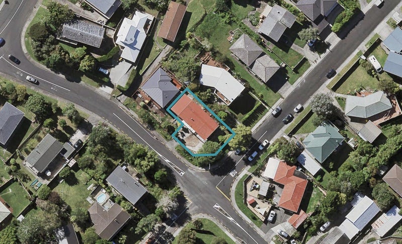 2 Jonathan Place, Sunnynook, Auckland - Carousel 1