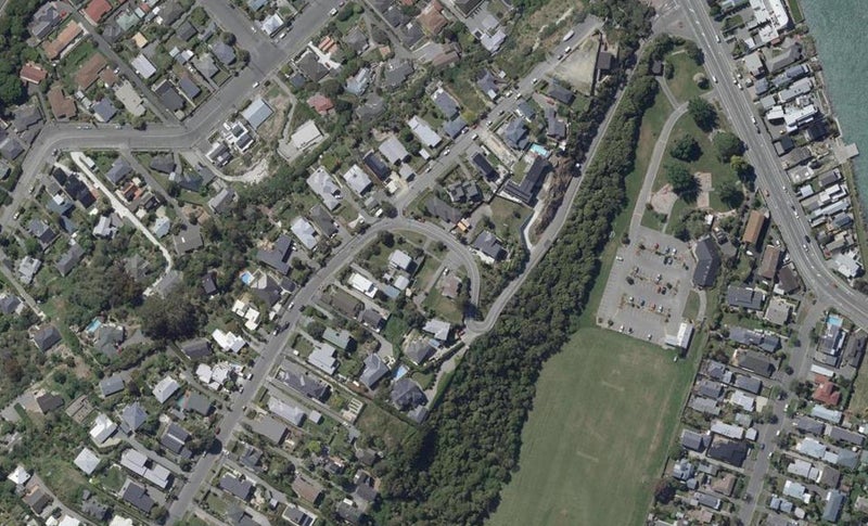 9 Cave Terrace, Redcliffs, Christchurch - Carousel 1