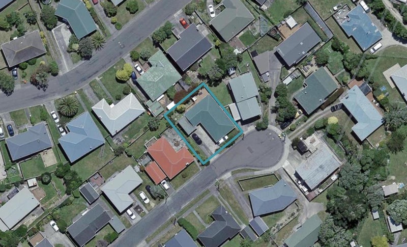 21 Griffiths Grove, Newlands, Wellington - Carousel 1