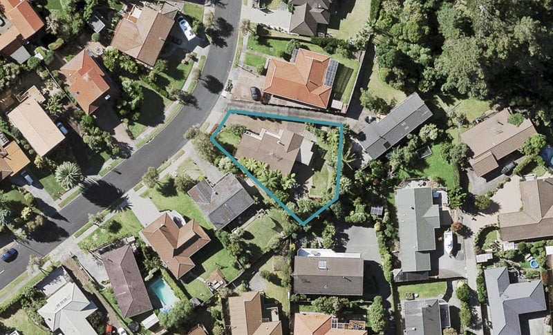 11 Lastel Place, Shelly Park, Auckland - Carousel 1