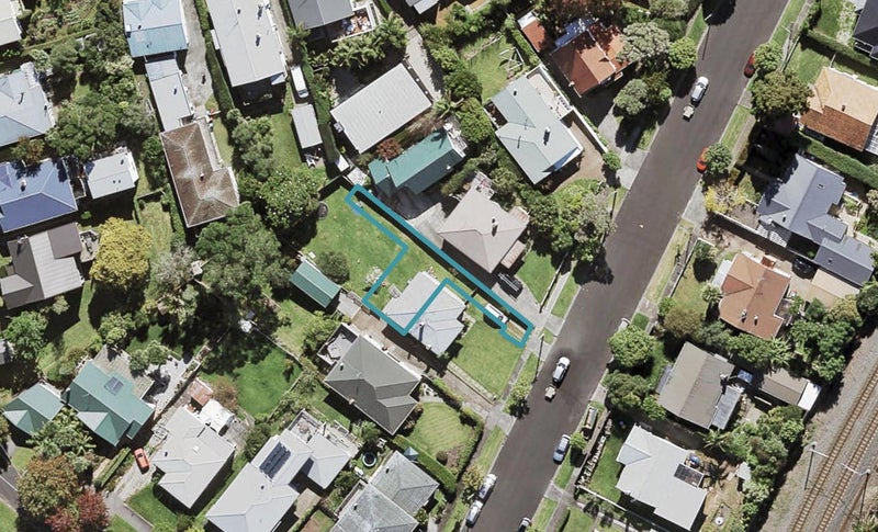 4C Thomas Avenue, Mount Albert, Auckland - Carousel 1