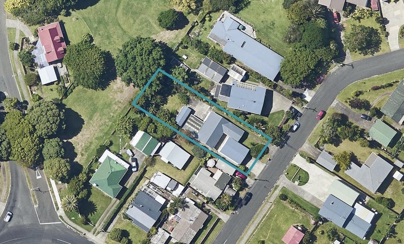 56 Roretana Drive, Athenree, Katikati - Carousel 1