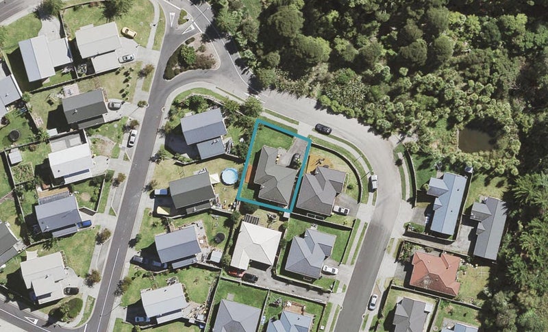 66 Woodbank Drive, Glen Eden, Auckland - Carousel 1