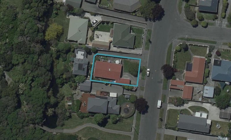 98 Warren Crescent, Hillmorton, Christchurch - Carousel 1