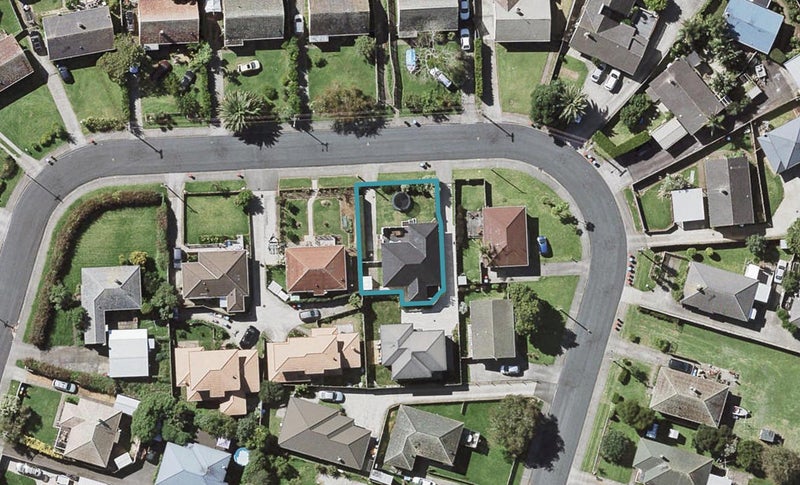 18 Coral Crescent, Panmure, Auckland - Carousel 1