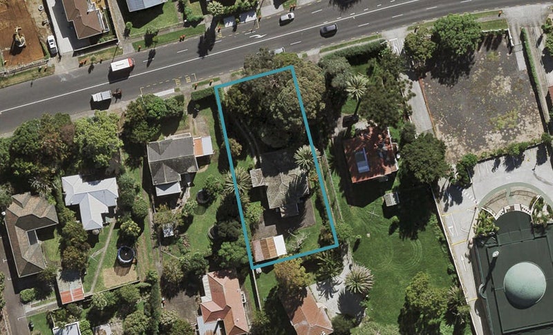 30 Mangere Road, Otahuhu, Auckland - Carousel 1