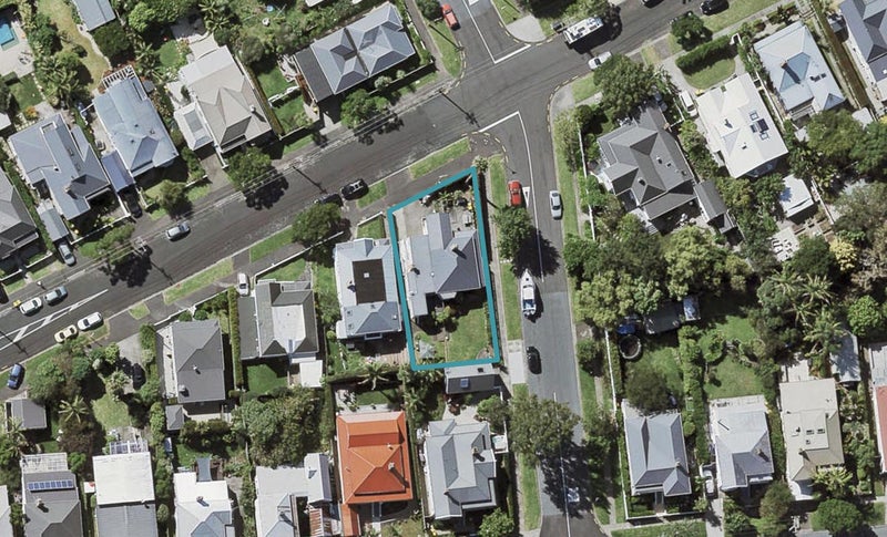 1 Cowper Street, Devonport, Auckland - Carousel 1