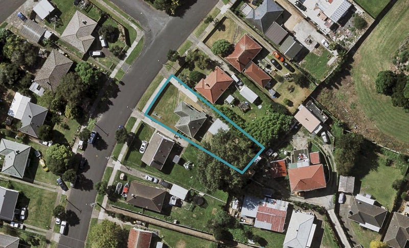 29 Gilbert Road, Otara, Auckland - Carousel 1