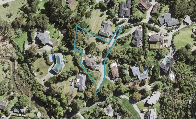 30 Landing Road, Titirangi, Auckland - Carousel 1