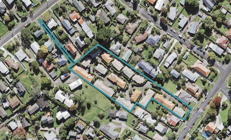 15/43 Fruitvale Road, New Lynn, Auckland - Carousel 1