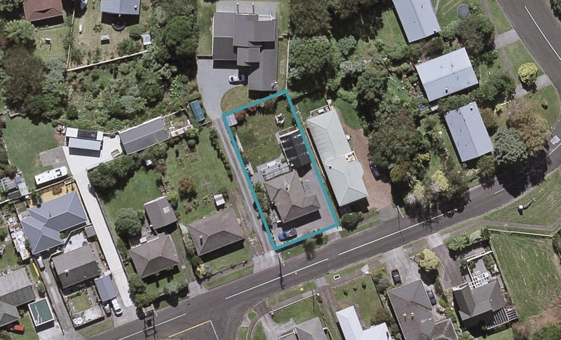 27 Karaka Street, Merrilands, New Plymouth - Carousel 1