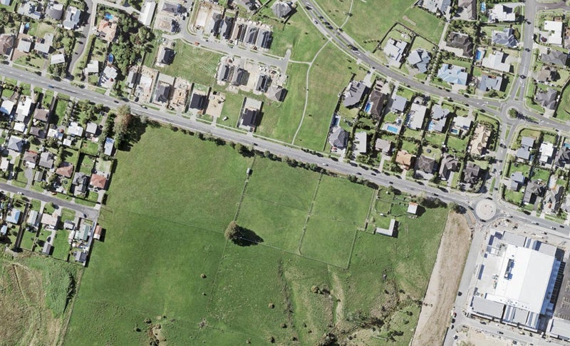 2 Toropuke Lane, Beachlands, Auckland - Carousel 1