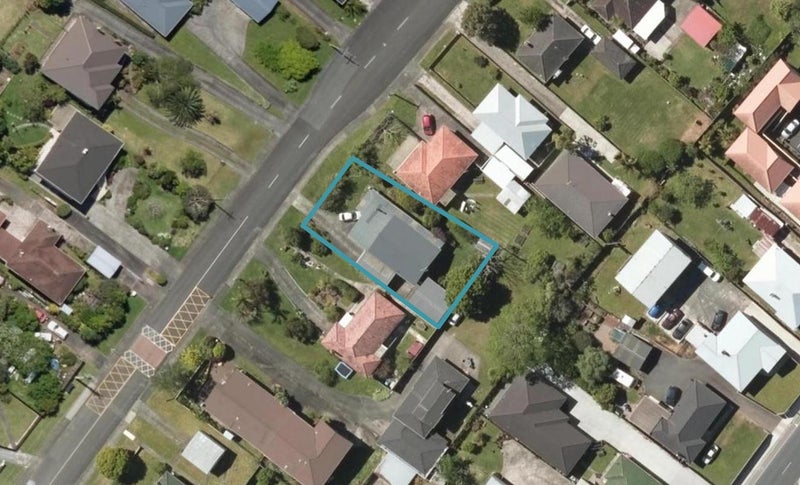 27 Fifth Avenue, Avenues, Whangarei - Carousel 1