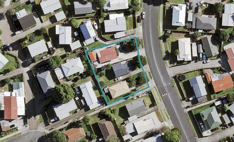 2/16 Barneys Farm Road, Clendon Park, Auckland - Carousel 1