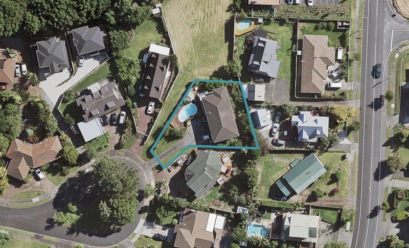 27 Deodar Place, Totara Heights, Auckland - Carousel 1