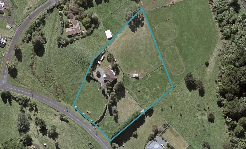 53 Ridgewood Drive, Ridgewood, New Plymouth - Carousel 1