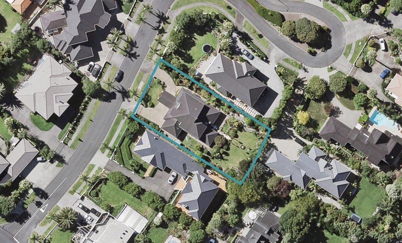 5 Del Mar Court, Shamrock Park, Auckland - Carousel 1