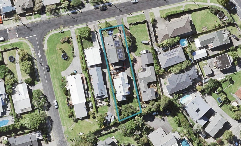 1/112 Saddleback Rise, Murrays Bay, Auckland - Carousel 1