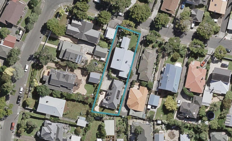 2/18 Totara Crescent, Woburn, Lower Hutt - Carousel 1