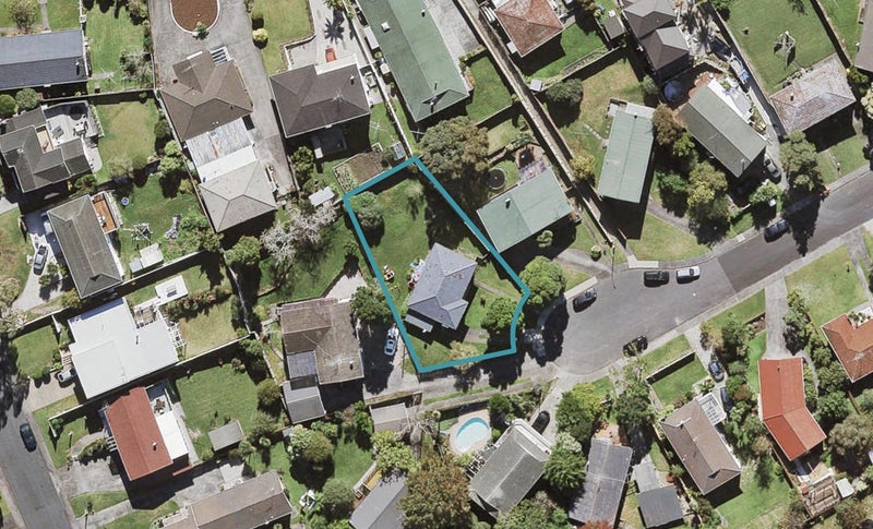 35 Temuri Place, Glendene, Auckland - Carousel 1
