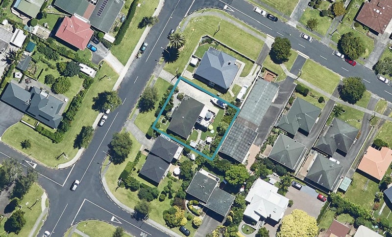 28 Edgecumbe Road, Tauranga, Tauranga - Carousel 1