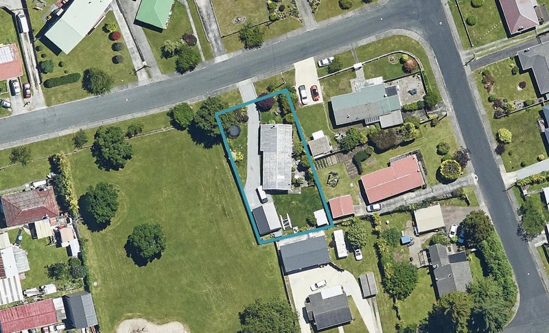 19 Cochrane Street, Fairy Springs, Rotorua - Carousel 1