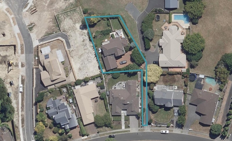 37 Harrowfield Drive, Harrowfield, Hamilton - Carousel 1