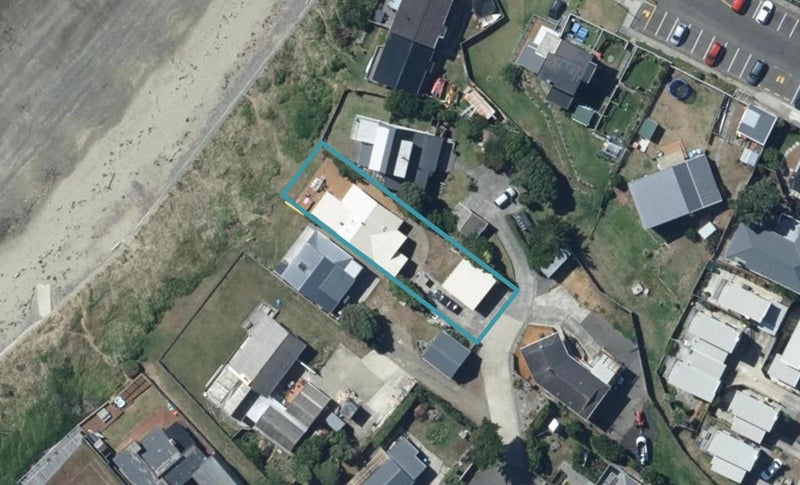 6 Bothamley Lane, Titahi Bay, Porirua - Carousel 1